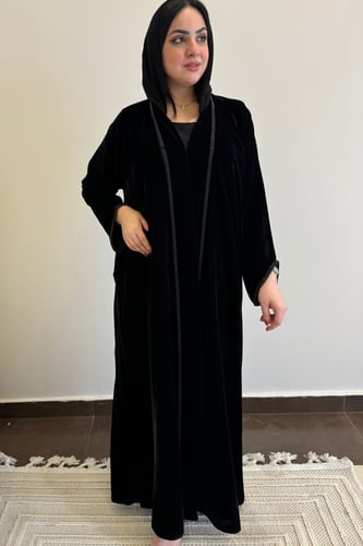 عباية مخمل ناعمة