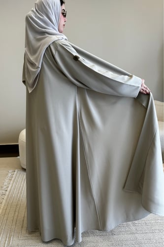 عباية كلوش لون بيج