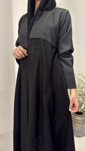 عباية دبل كلوش بتطريز أنيق فاخرة