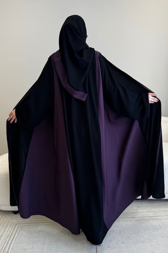 عباية فاخرة بتدخيلات ملونة في الجوانب