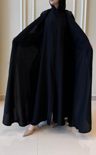 عباية رسمية بردة داخليه مزينة بشك فضي