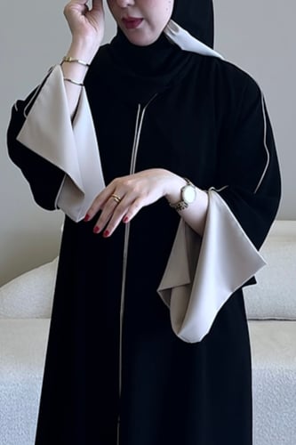 عباية سوداء فاخره أكمام مبطنة