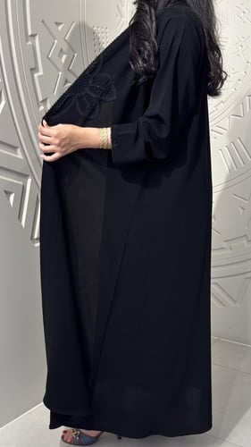 عباية كلوش مطرزه بشك أنيقة