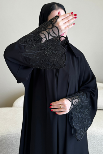 عباية سوداء شك ناعمة على الكم