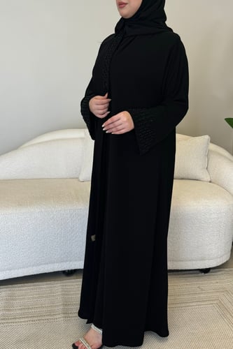 عباية فاخرة بشك أسود