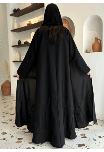 عباية كلوش بشك اسود