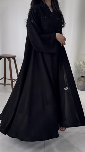 عباية كلوش مزينة باللولو والكرستال فخمه