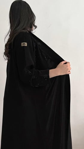 عباية كلوش مع شك أسود فاخرة