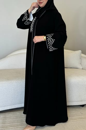 عباية فاخرة بشك فضي