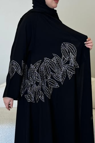 عباية فاخرة دبل كلوش مطرزة