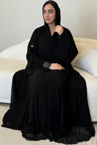 عباية كلوش كسرات طبقتين مع كم داخلي دانتيل أسود