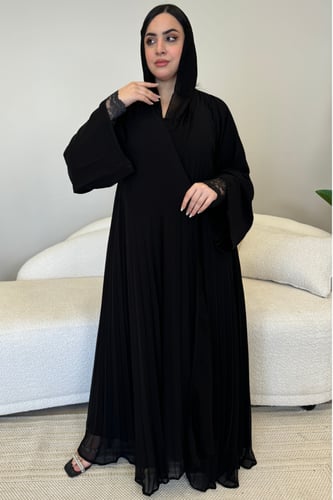 عباية كلوش كسرات طبقتين مع كم داخلي دانتيل أسود