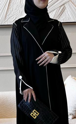 عباية سوداء رسمية قماش مقلم في الكم و كسرة في الجو...