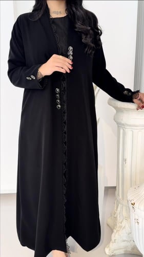 عباية بليزر مبطنه مزينه بكلفه مع زرار ديكور فخمه