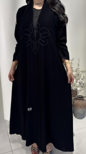 عباية كلوش مطرزه بشك أنيقة