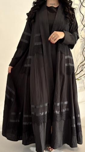 عبايه تربل كلوش قماش لنن مزينه بدانتيل فاخره