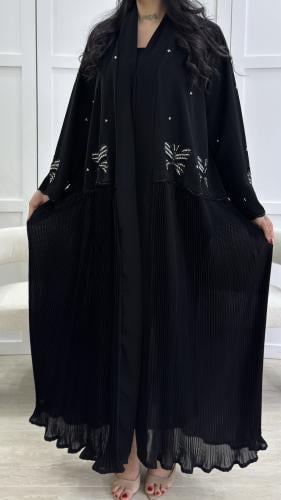 عبايه سوداء كسرات مزينة بشك فخمه