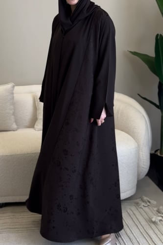 عباية كلوش لون بني مع جوانب مشجرة