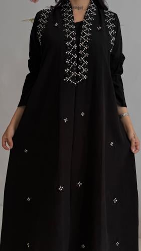 عباية كلوش مزينة بشك على الأمام
