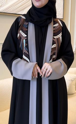 عباية فاخرة بتطريز شك ملون