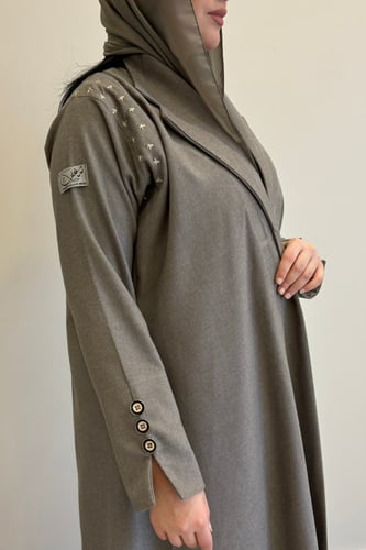 عباية شتوية قلاب منسوجة من قماش الجوخ الناعم