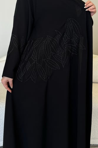 عباية سوداء دبل كلوش مطرزة