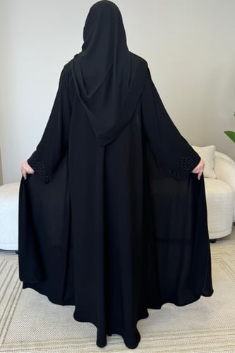 عباية فاخرة بشك أسود