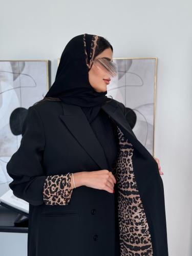 بلايزر تايقر بخامة فاخرة