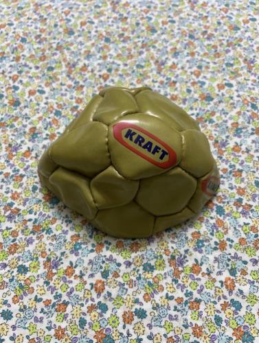 كرة قدم قديمة - كرافت ( غير صالحة للاستخدام )