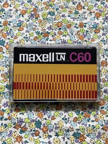 شريط كاسيت فارغ - ماكسيل ( ثمانينات ميلادية )