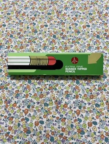 كرتون اقلام رصاص قديم