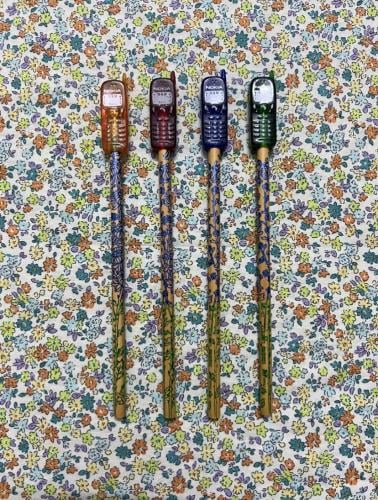 4 اقلام رصاص قديمة - برأس على شكل هاتف نوكيا قابل...