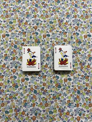 2 ورق لعب قديم صغير ثمانينات ميلادية ( الوان مختلف...