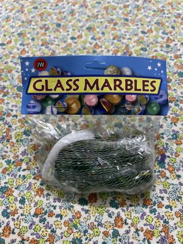 لعبة قديمة - كرات زجاجية ( مصاقيل ) اللون المعتاد