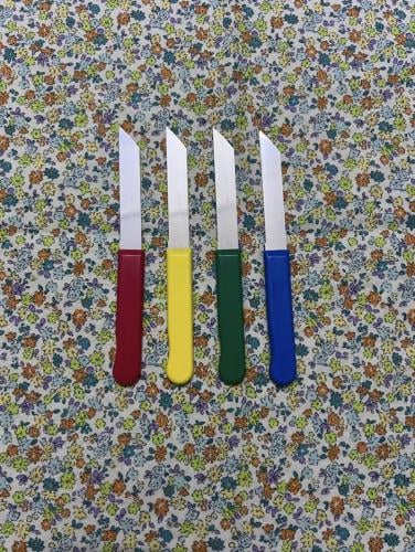 4 سكاكين فواكه قديمة ( الوان مختلفة )