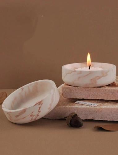 وعاء لصب الشموع مصنوع من الجبس