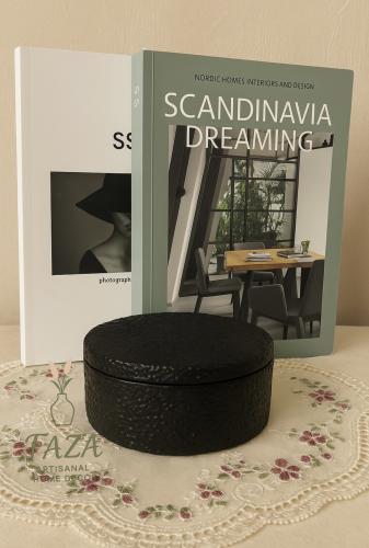 وعاء جبسي محجر بغطاء