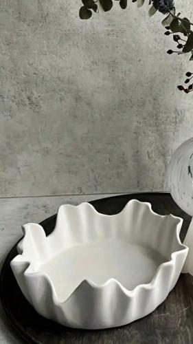 طبق مموج من الجبس