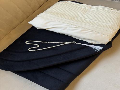 طقم صلاة اسود