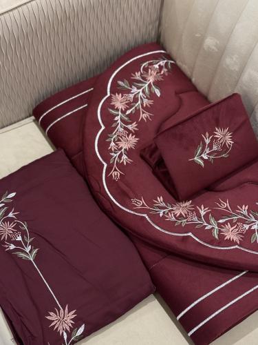 طقم صلاة ملكي فخم احمر