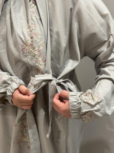 شرشف مطرز رمادي