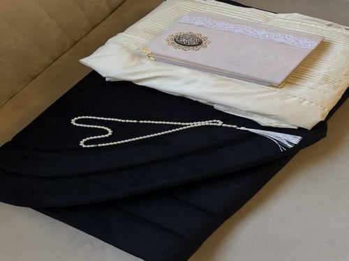 طقم صلاة اسود