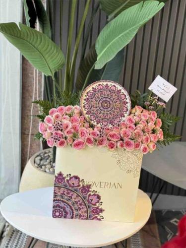 Luxurious roses with chocolate fondant