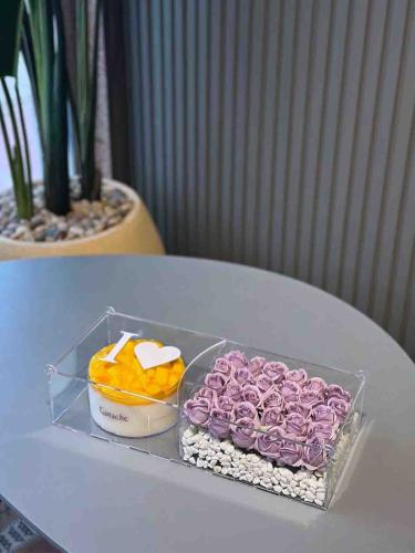 Acrylic box with Candira cake