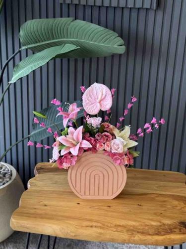 Luxurious pink and white flower arrangement