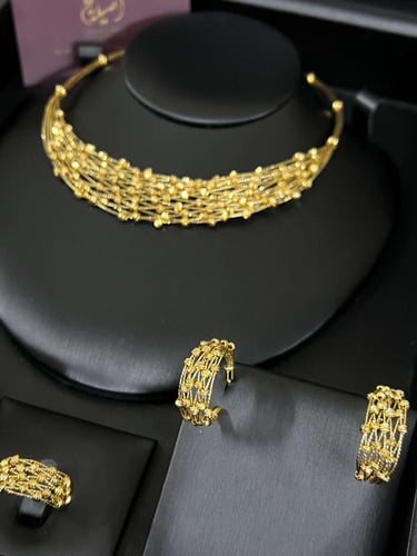 طقم ذهبي البقشي