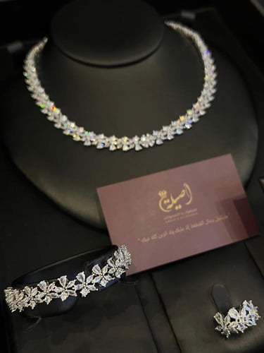 عقد لمعة الألماس