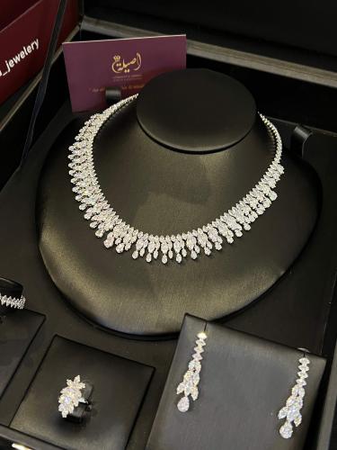 طقم زيركون ابيض