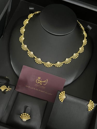 طقم ذهبي ناعم