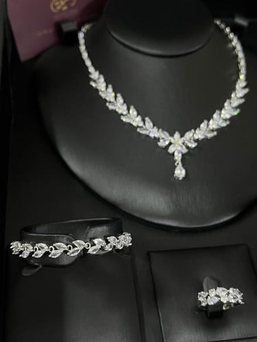 طقم زيركون فخم